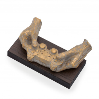 Trofej herní ovladač, 25 x 16 cm, zlatá